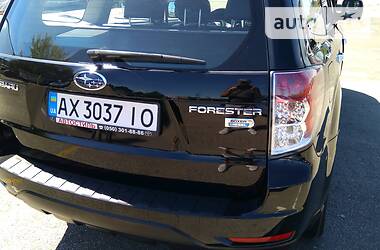 Позашляховик / Кросовер Subaru Forester 2010 в 