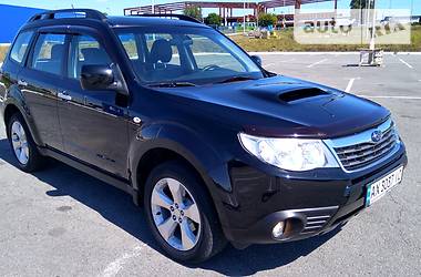 Позашляховик / Кросовер Subaru Forester 2010 в 