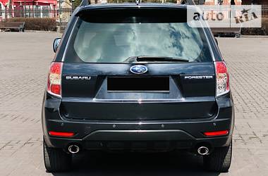 Внедорожник / Кроссовер Subaru Forester 2010 в Каменском