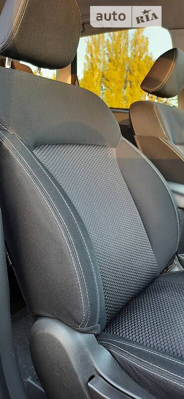 Позашляховик / Кросовер Subaru Forester 2013 в Вараші