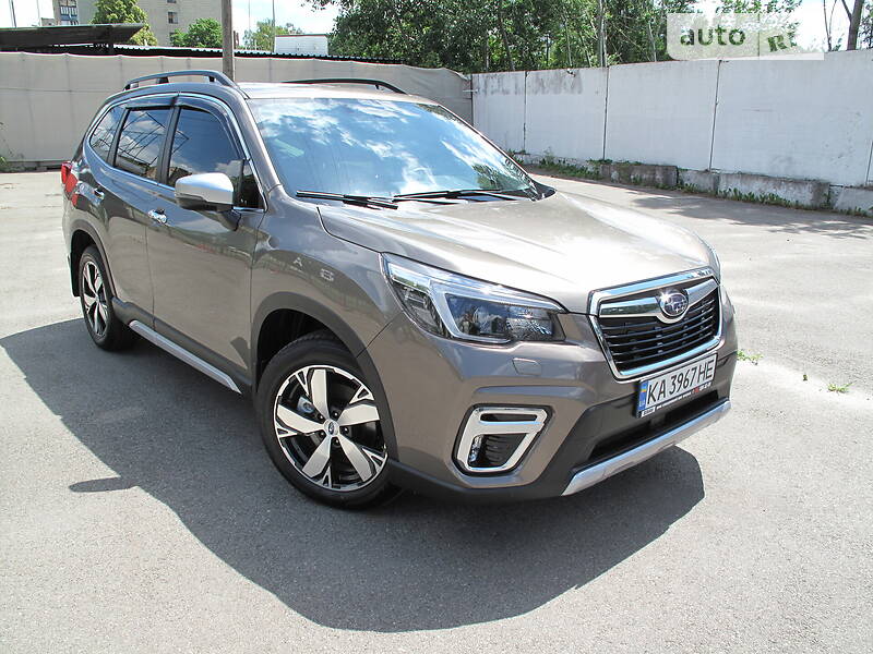 Внедорожник / Кроссовер Subaru Forester 2021 в Киеве