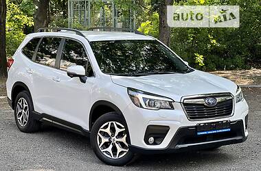 Позашляховик / Кросовер Subaru Forester 2020 в Києві
