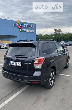 Позашляховик / Кросовер Subaru Forester 2017 в Золочеві