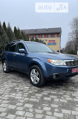 Внедорожник / Кроссовер Subaru Forester 2010 в Львове