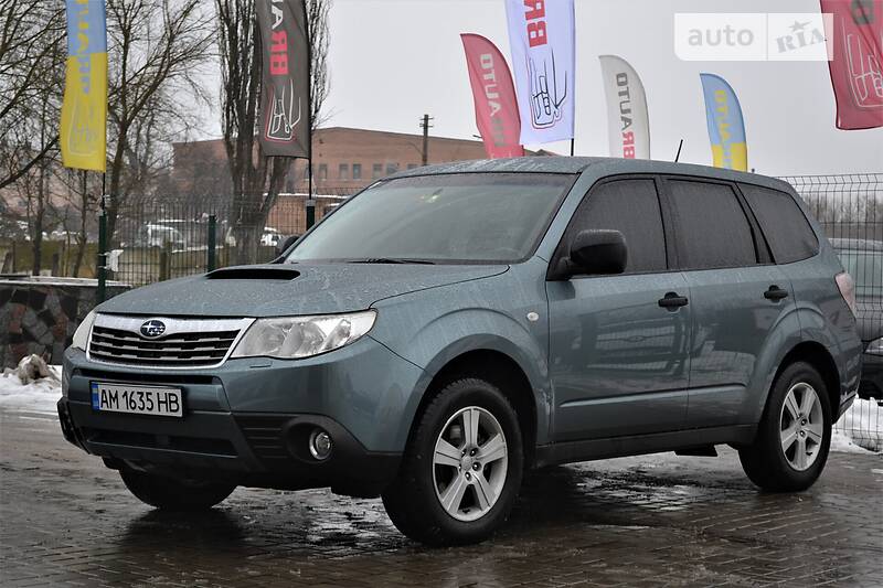 Внедорожник / Кроссовер Subaru Forester 2009 в 