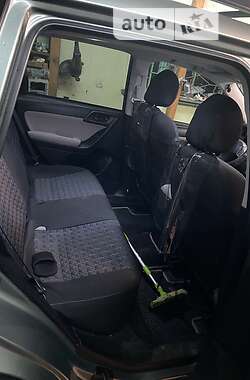 Внедорожник / Кроссовер Subaru Forester 2015 в 