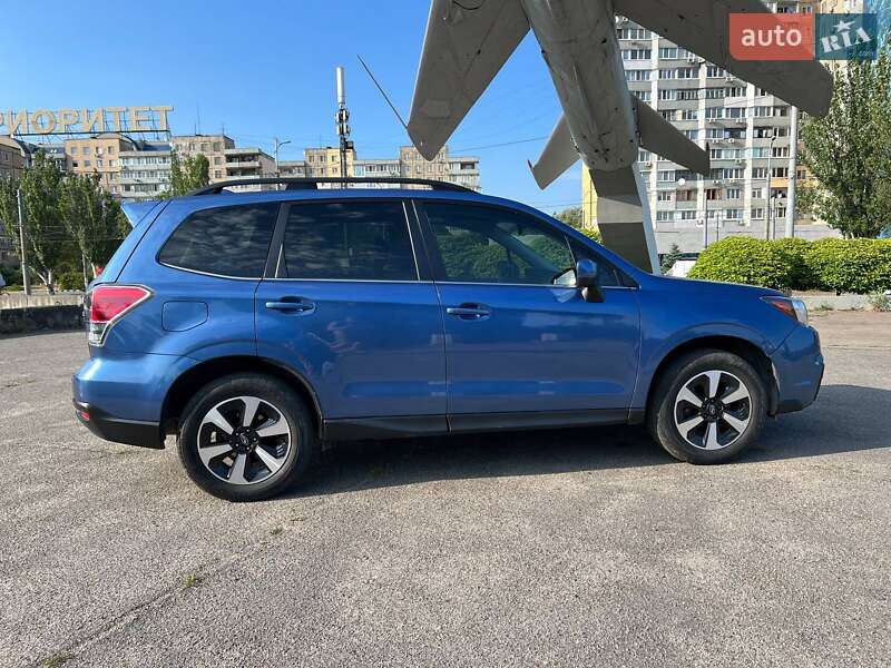 Внедорожник / Кроссовер Subaru Forester 2016 в Днепре