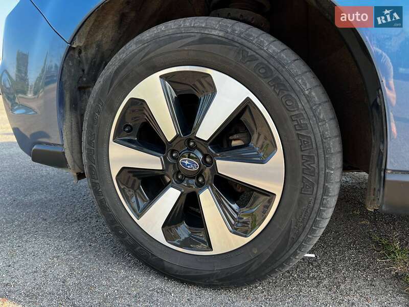 Внедорожник / Кроссовер Subaru Forester 2016 в Днепре