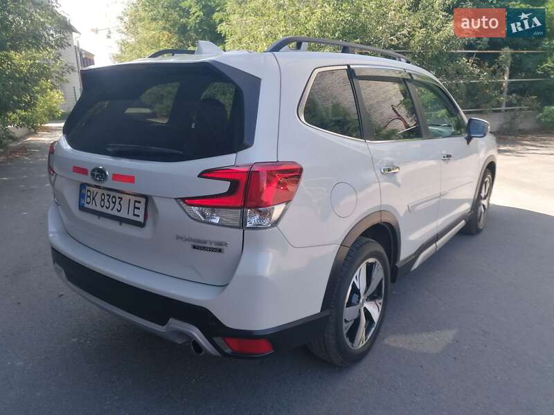 Внедорожник / Кроссовер Subaru Forester 2019 в Ровно