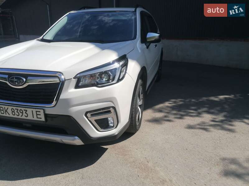 Внедорожник / Кроссовер Subaru Forester 2019 в Ровно