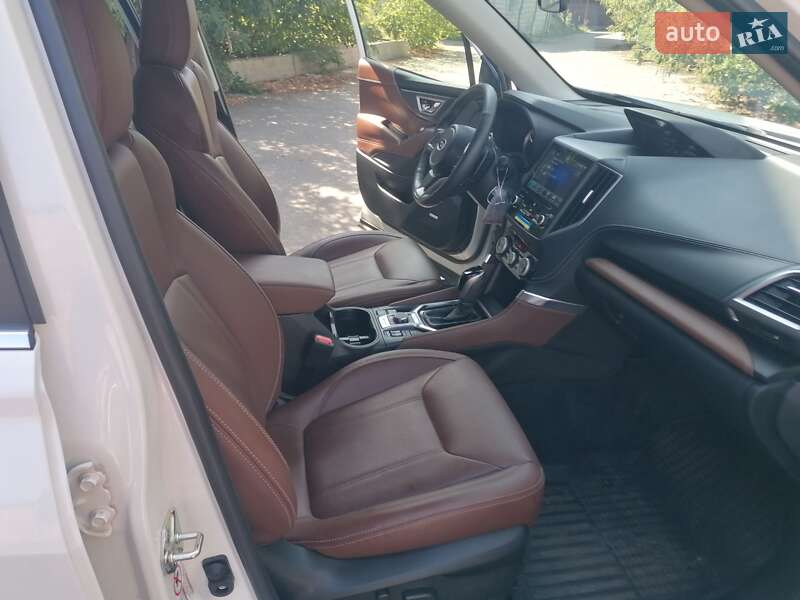 Внедорожник / Кроссовер Subaru Forester 2019 в Ровно