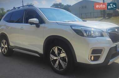 Внедорожник / Кроссовер Subaru Forester 2018 в 