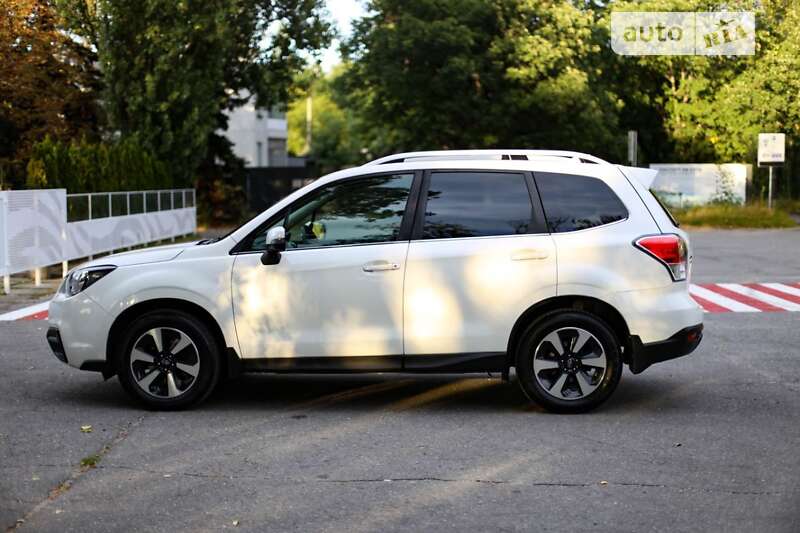 Внедорожник / Кроссовер Subaru Forester 2017 в Киеве