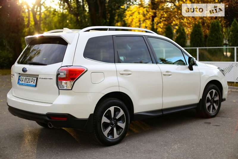 Внедорожник / Кроссовер Subaru Forester 2017 в Киеве