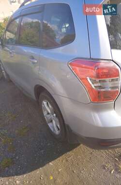 Внедорожник / Кроссовер Subaru Forester 2014 в 