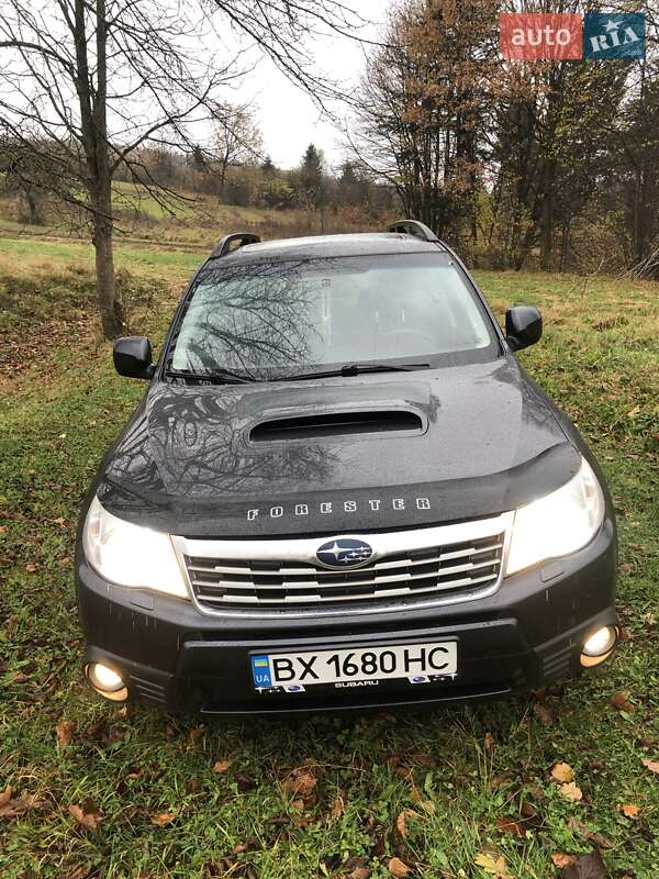 Позашляховик / Кросовер Subaru Forester 2010 в Надвірній