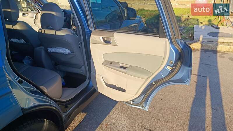 Внедорожник / Кроссовер Subaru Forester 2010 в Днепре