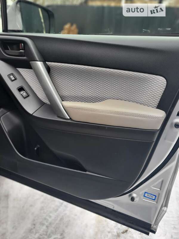 Позашляховик / Кросовер Subaru Forester 2017 в Києві