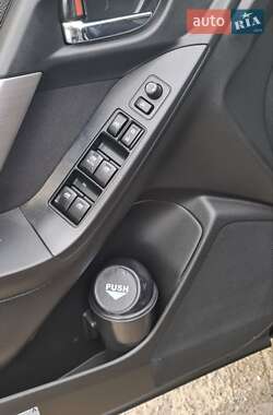 Внедорожник / Кроссовер Subaru Forester 2013 в Днепре