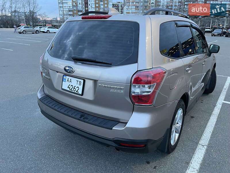 Позашляховик / Кросовер Subaru Forester 2016 в Києві