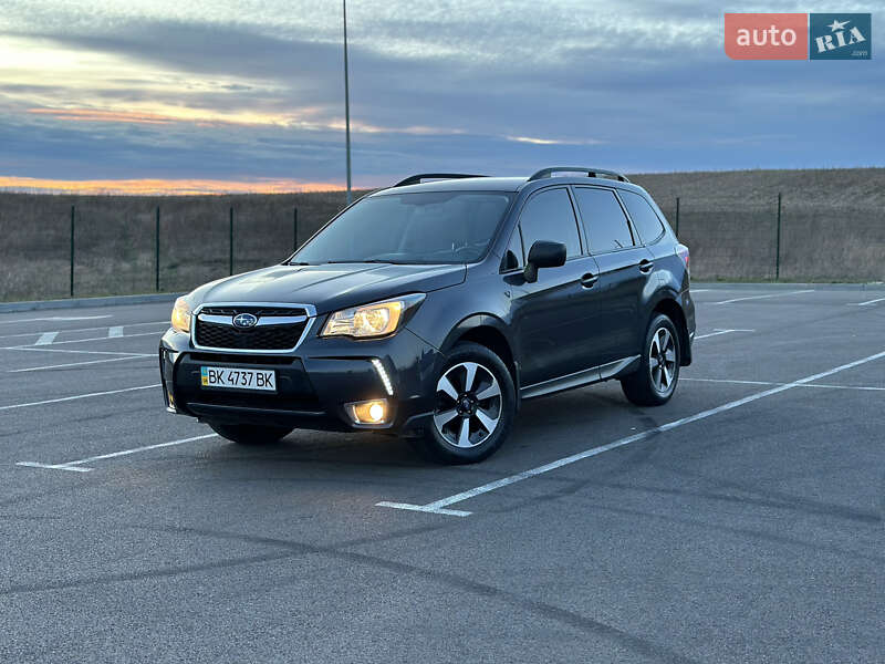 Позашляховик / Кросовер Subaru Forester 2017 в Рівному