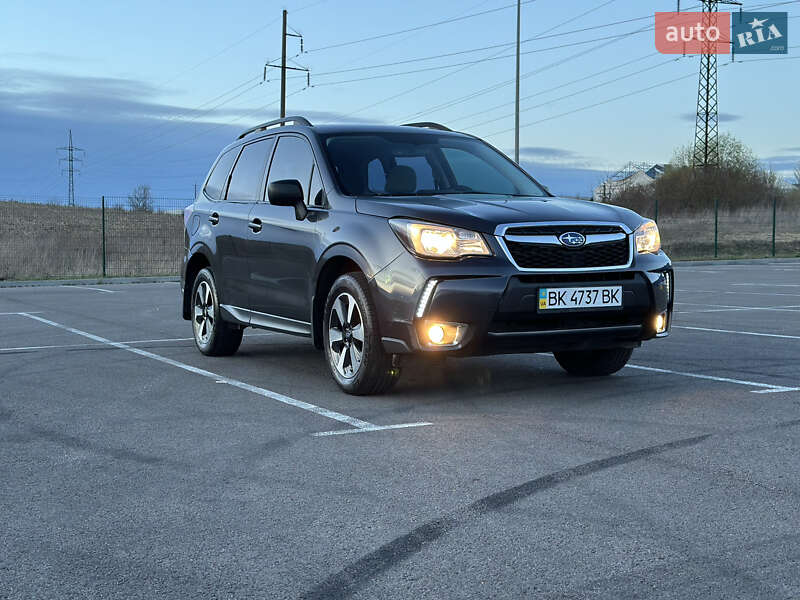 Позашляховик / Кросовер Subaru Forester 2017 в Рівному