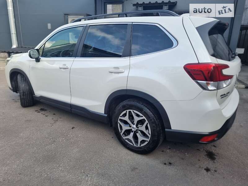 Позашляховик / Кросовер Subaru Forester 2020 в Києві