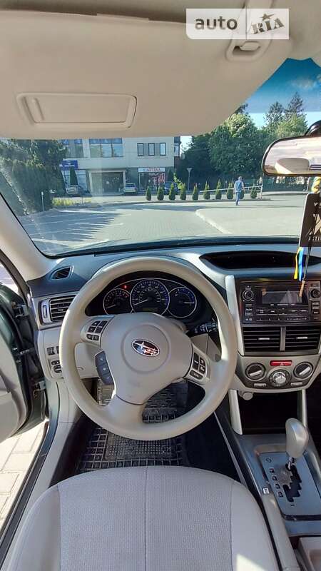 Внедорожник / Кроссовер Subaru Forester 2011 в Ужгороде