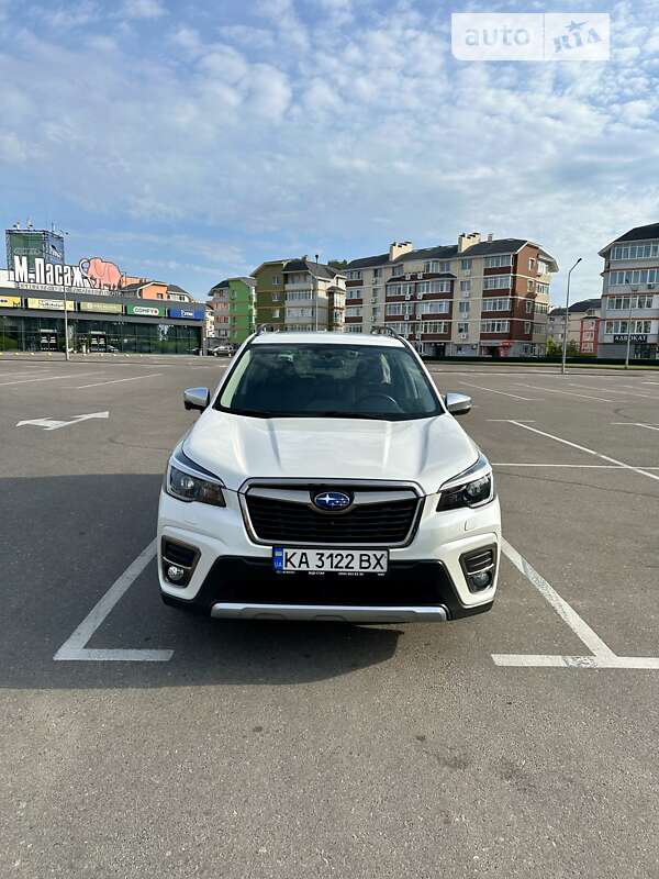 Позашляховик / Кросовер Subaru Forester 2020 в Києві