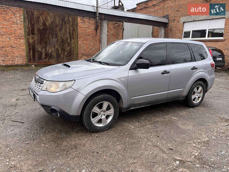 Внедорожник / Кроссовер Subaru Forester 2012 в 