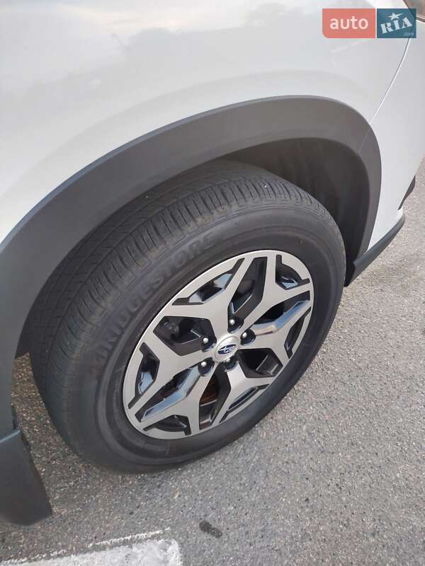 Внедорожник / Кроссовер Subaru Forester 2022 в Днепре
