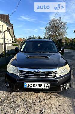 Позашляховик / Кросовер Subaru Forester 2010 в Львові