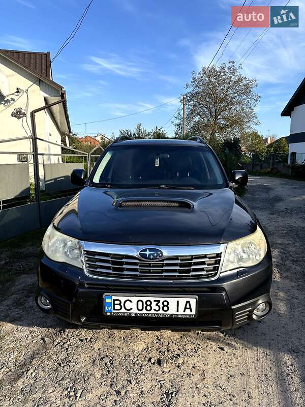 Внедорожник / Кроссовер Subaru Forester 2010 в Львове