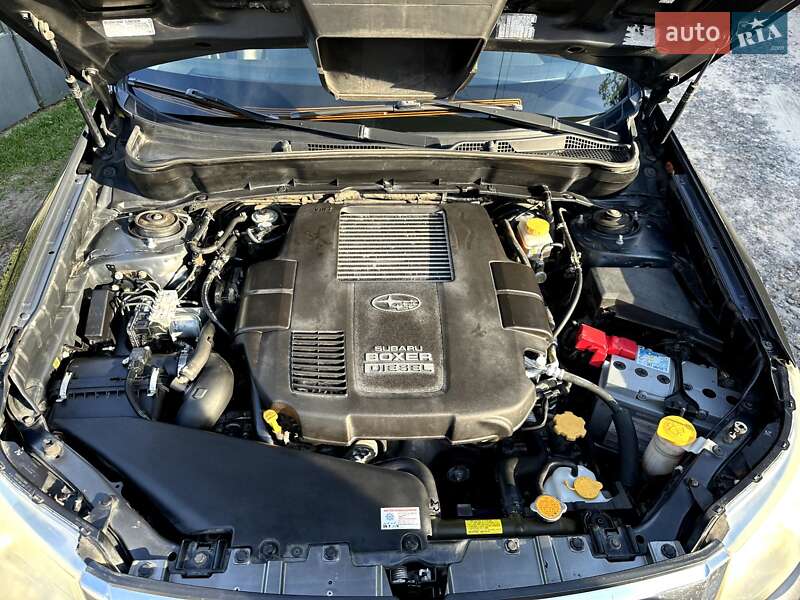 Внедорожник / Кроссовер Subaru Forester 2010 в Львове
