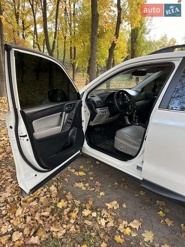 Внедорожник / Кроссовер Subaru Forester 2014 в Новомосковске