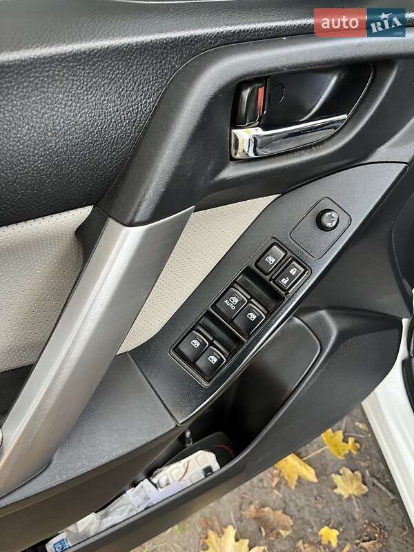 Внедорожник / Кроссовер Subaru Forester 2014 в Новомосковске