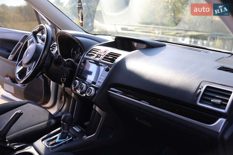 Позашляховик / Кросовер Subaru Forester 2016 в Звенигородці