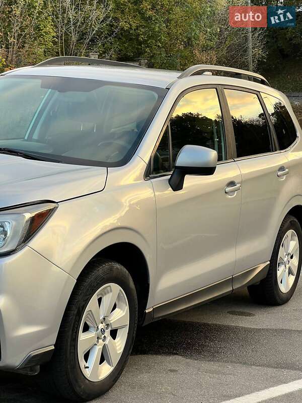 Внедорожник / Кроссовер Subaru Forester 2018 в Киеве