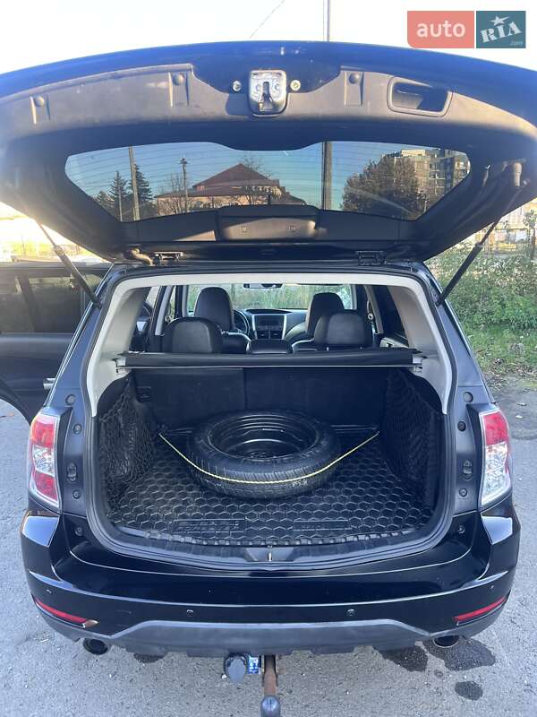 Внедорожник / Кроссовер Subaru Forester 2010 в Львове