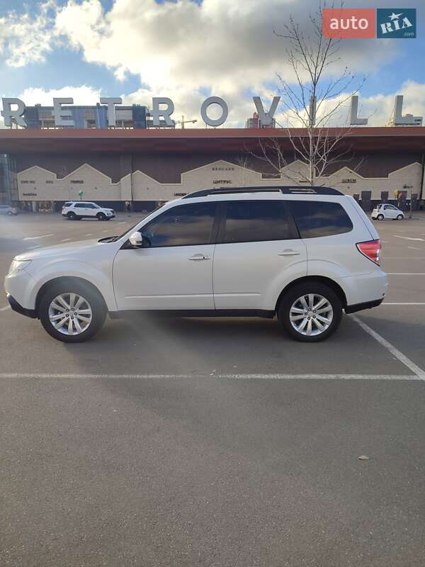 Внедорожник / Кроссовер Subaru Forester 2011 в Киеве