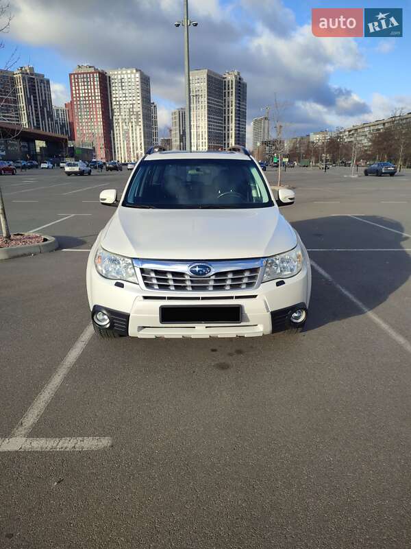 Внедорожник / Кроссовер Subaru Forester 2011 в Киеве