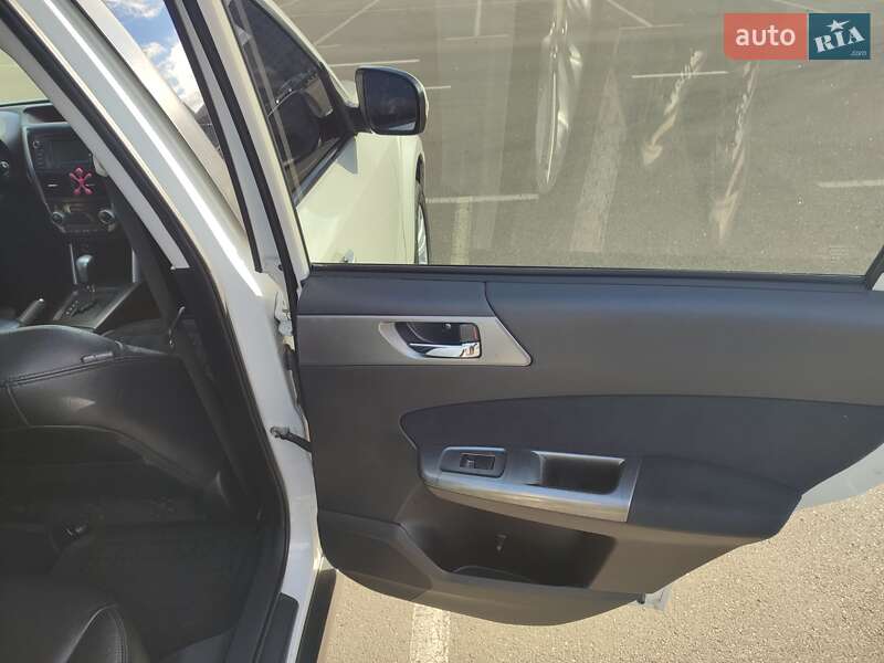 Внедорожник / Кроссовер Subaru Forester 2011 в Киеве