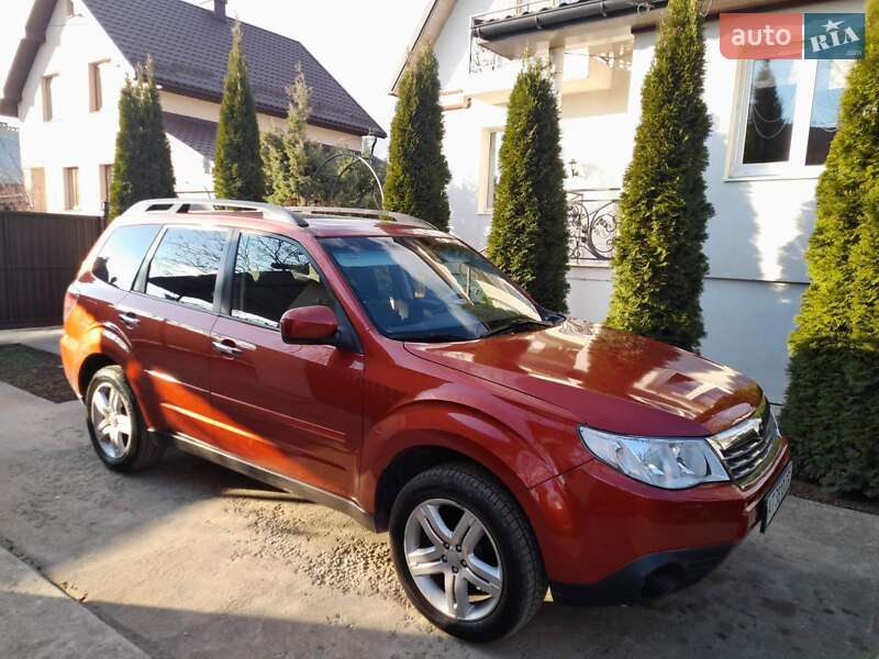 Внедорожник / Кроссовер Subaru Forester 2010 в Ивано-Франковске