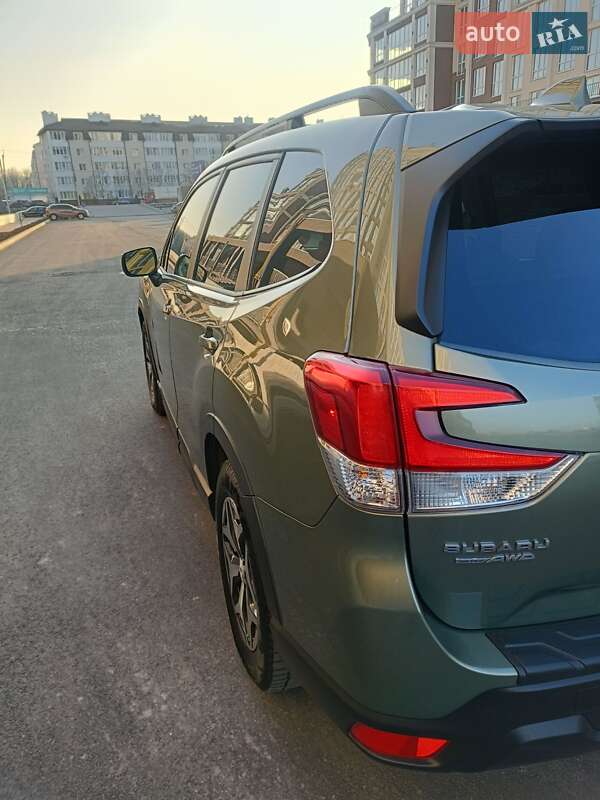 Внедорожник / Кроссовер Subaru Forester 2020 в Киеве