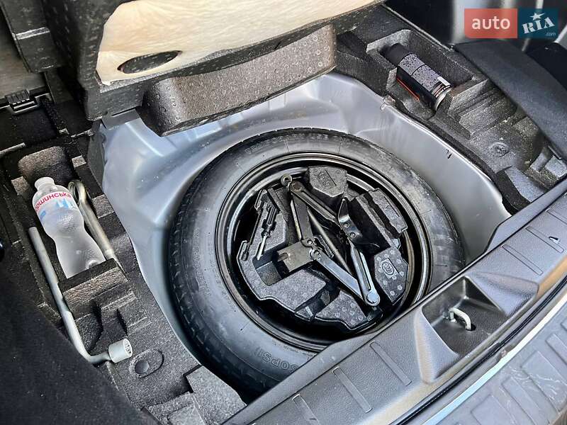 Позашляховик / Кросовер Subaru Forester 2016 в Києві