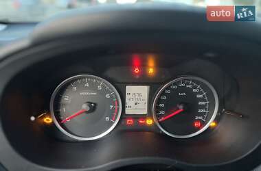 Внедорожник / Кроссовер Subaru Forester 2013 в 