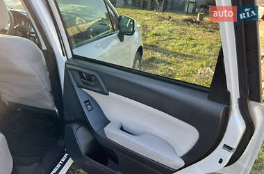Внедорожник / Кроссовер Subaru Forester 2014 в 