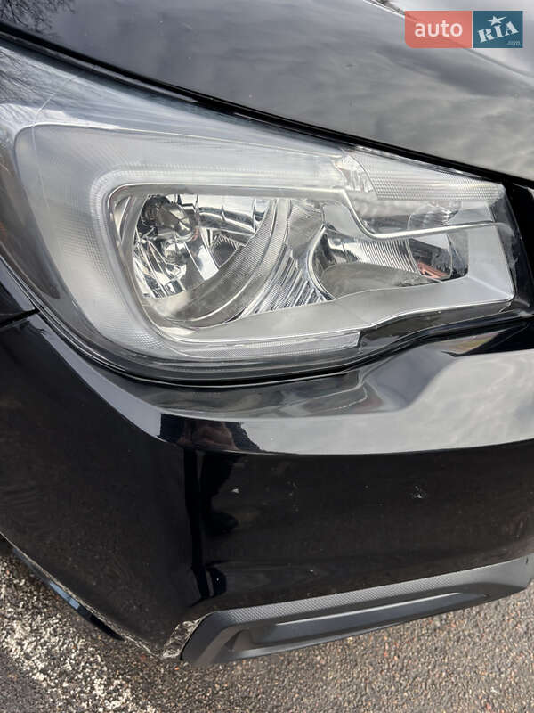 Позашляховик / Кросовер Subaru Forester 2016 в Києві