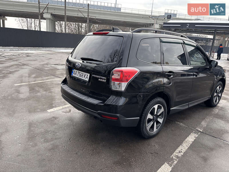 Позашляховик / Кросовер Subaru Forester 2016 в Києві
