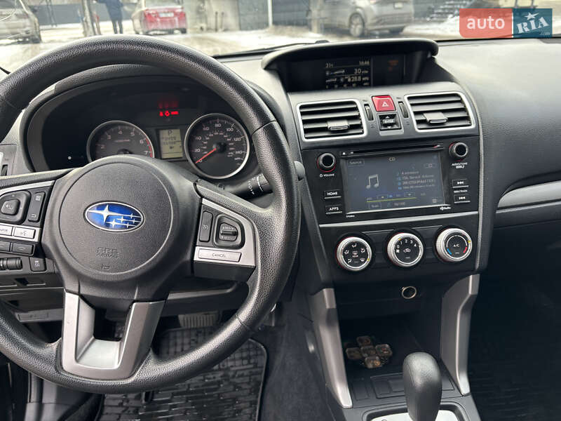 Позашляховик / Кросовер Subaru Forester 2016 в Києві